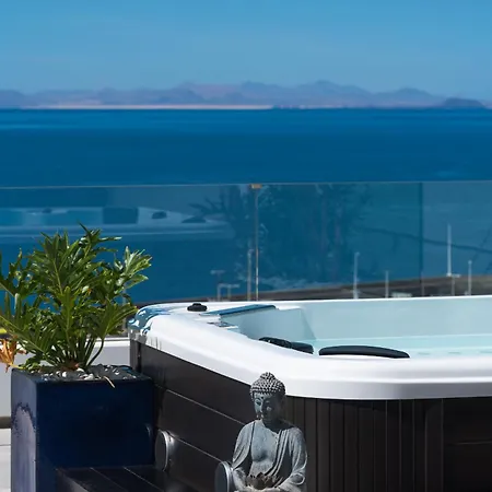 Luxury Penthouse Panoramic Ocean Views 2bedroom With Jacuzzi Apartment