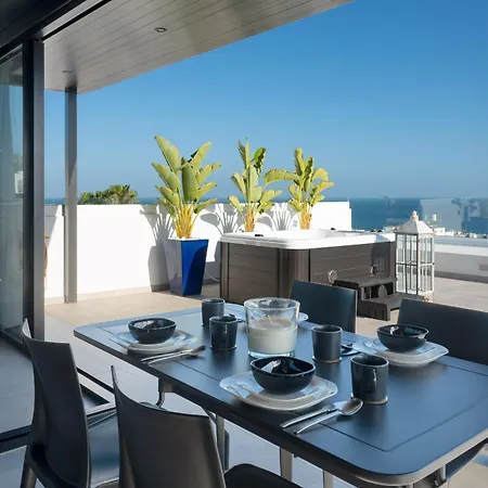 Luxury Penthouse Panoramic Ocean Views 2bedroom With Jacuzzi Apartment